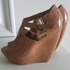 XOXO Tan Alligator Print Platform Buckle Wedges